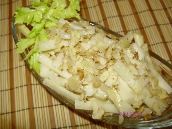 Бранденбурзький сирний салат