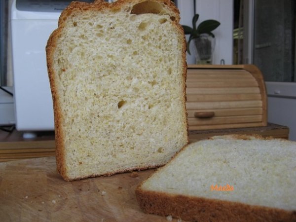 Хліб з декількох видів борошна (рецепт для хлібопічки)