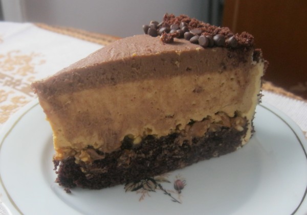 Шоколадно-арахісовий торт з кавовим мусом